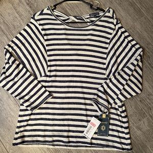 Stripped 1/4 length shirt